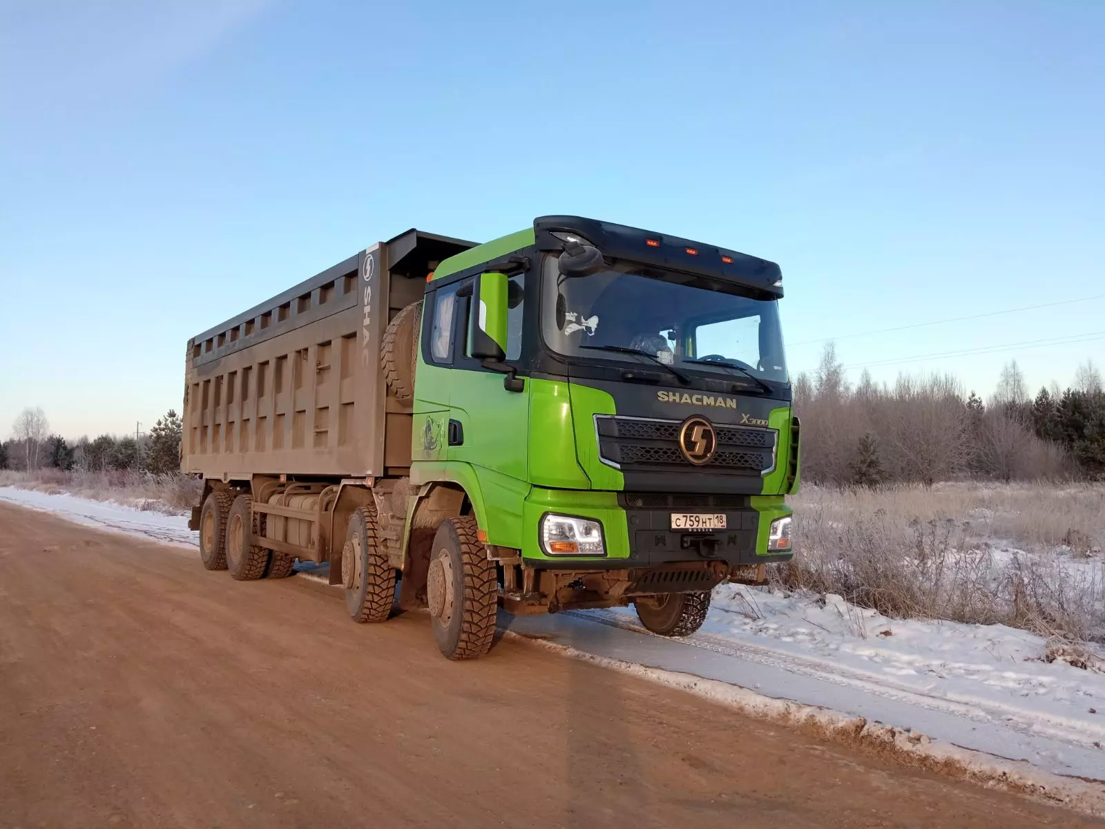 Самосвал SHACMAN
